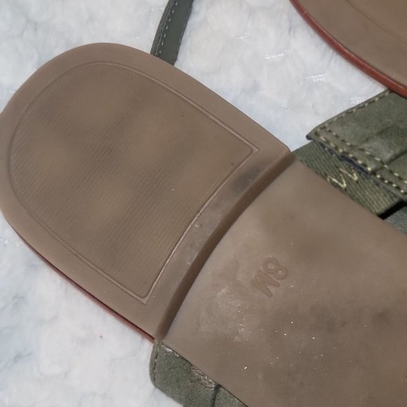 GUESS Olive green sandals with silver clasps size 8.5 - Picture 5 of 5